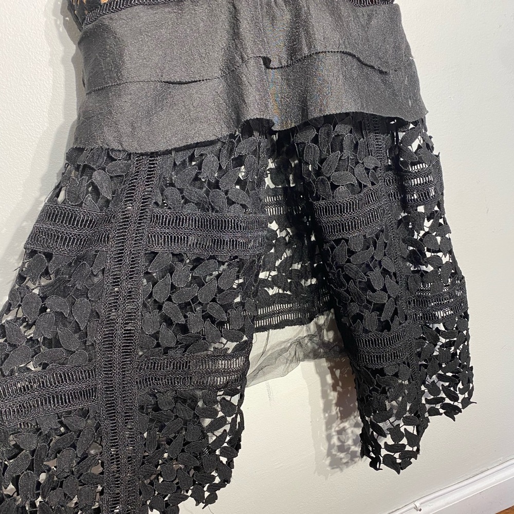 Gorgeous Lace Gown**Small $348 - Picture 5 of 8